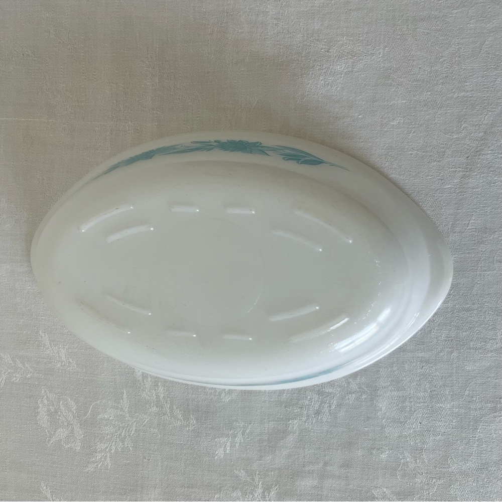 Vintage 1 QT. Glasbake White and Blue Floral Baking Casserole Dish - Picture 5 of 13